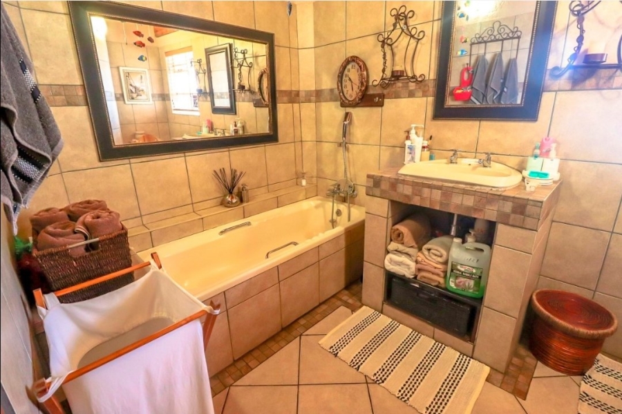 3 Bedroom Property for Sale in Flamwood North West